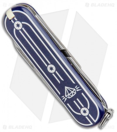 Victorinox-Classic-SD-Swiss-Army-Knife-Blade-HQ-Nick-Shabazz-Exclusive-BHQ-100511-jr-side.jpg